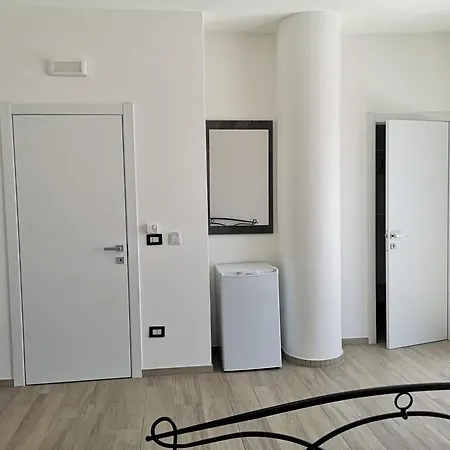 Tra Scirocco E Tramontana Bed and Breakfast