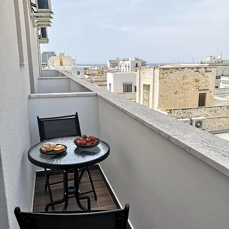 Tra Scirocco E Tramontana Gallipolli