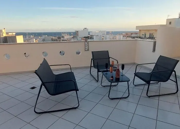 Tra Scirocco E Tramontana Gallipolli