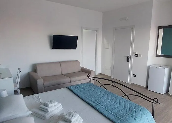 Tra Scirocco E Tramontana Gallipolli